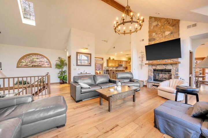 Carr Realty Of The Poconos managed Airbnb listing 1