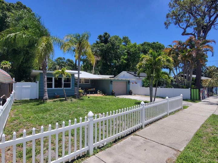 Home Sweet Home Bungalow Houses for Rent in St Petersburg, Florida