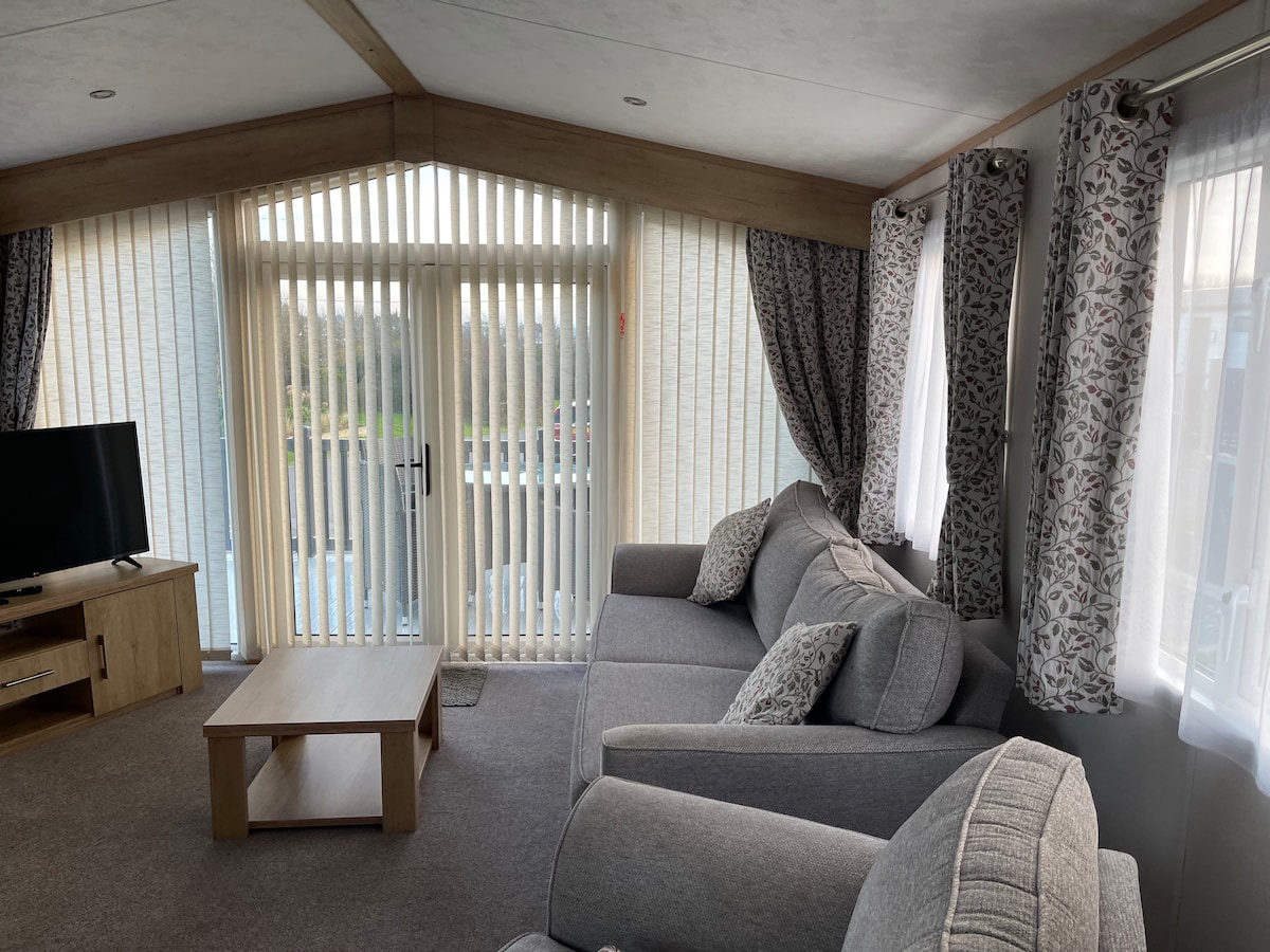 Top performing Airbnb: Coastal Soul - Holiday Lodge just off coastal path in Bude Stratton