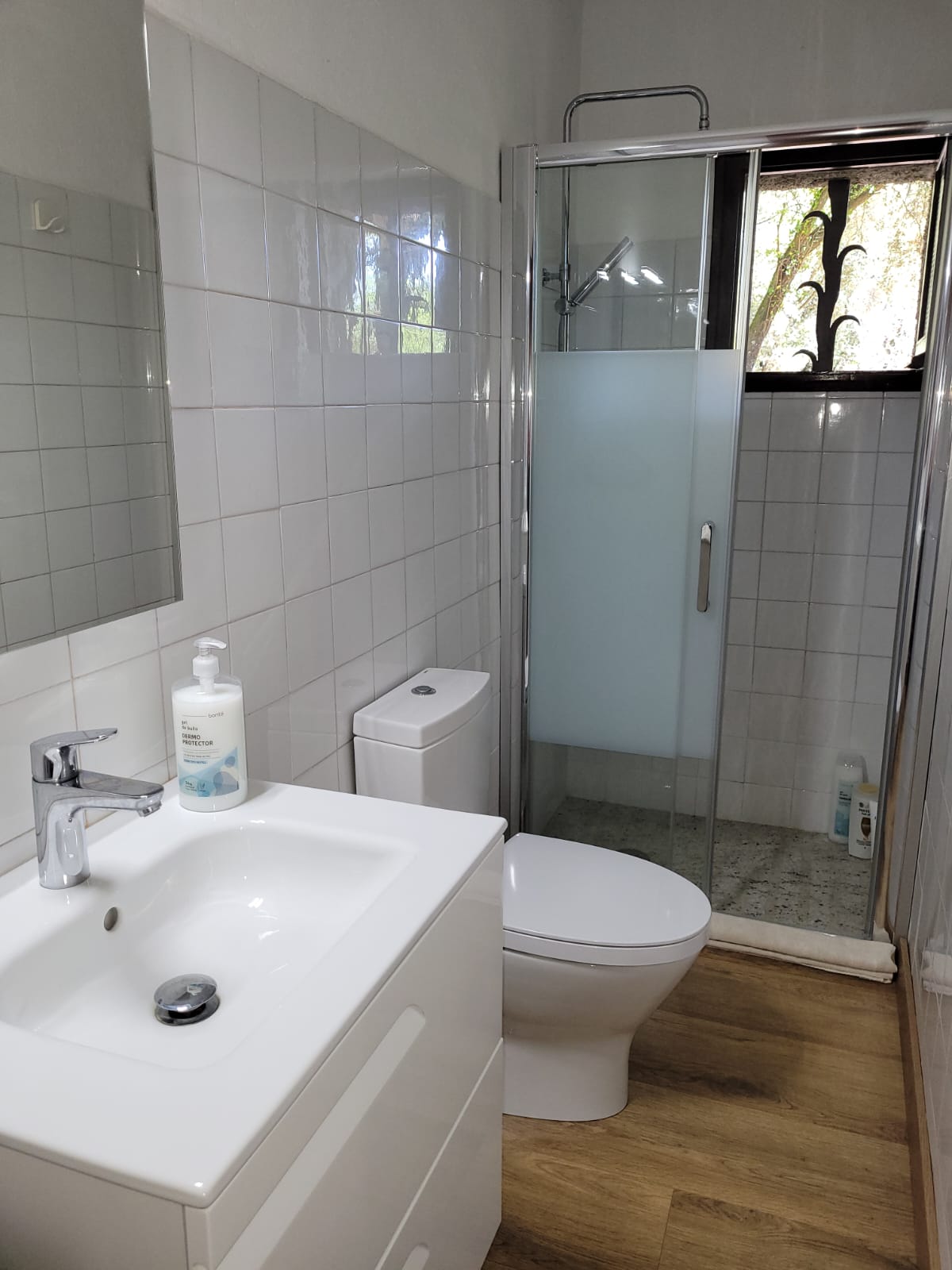 Full bathroom image 1 at Can Mallorca in Santa Pau