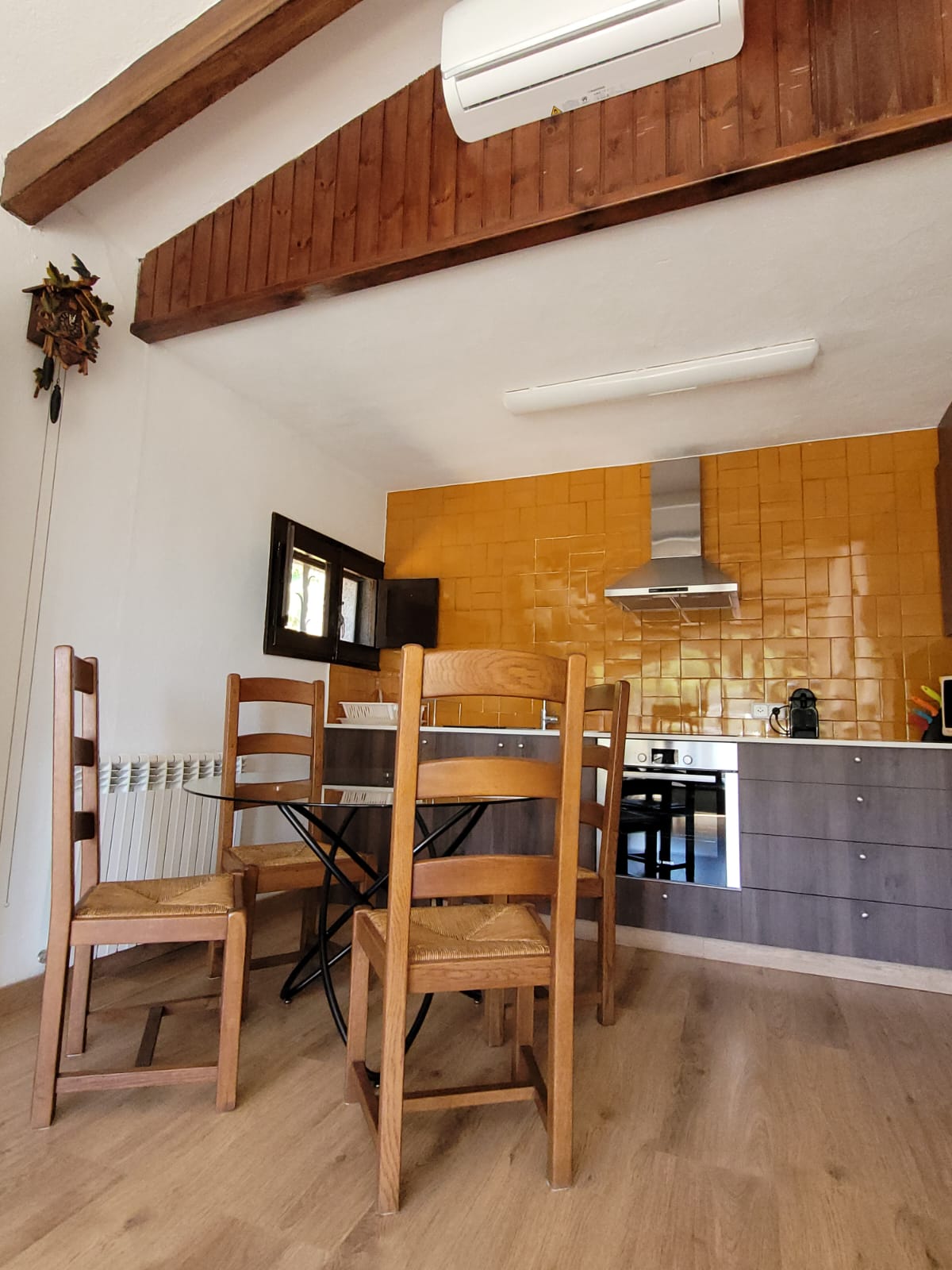 Full kitchen image 2 at Can Mallorca in Santa Pau