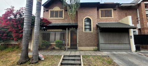Beautiful house - 3 bedrooms for 7 people with patio and garage