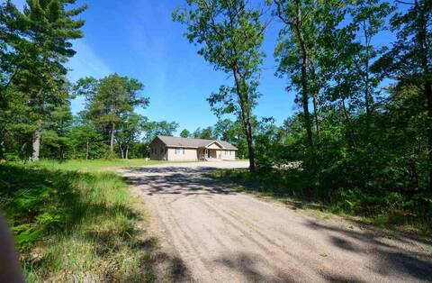 Hideaway Lodge: Little Bear Lodge 4bd/6bth slps 18