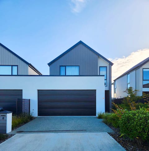 Modern Townhouse in Richmond