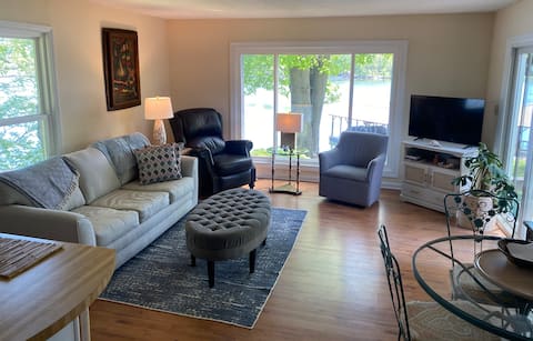 Top Airbnb: Sun-filled Lakefront Oasis w/NEW DOCK in Lake Norman Of Catawba