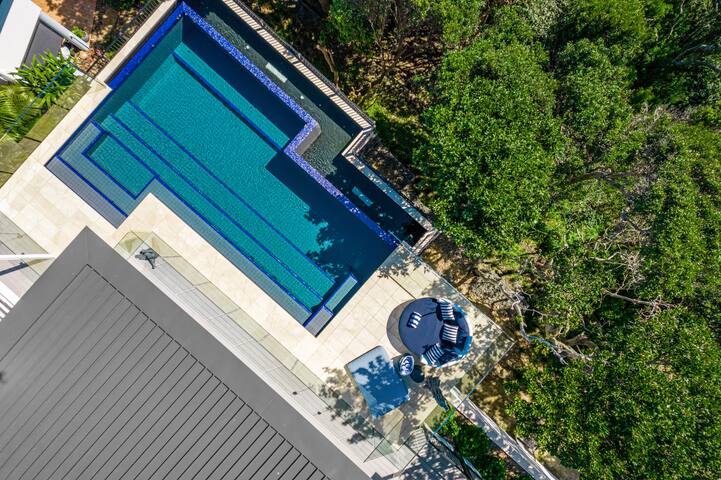 Wave Hill & Pool House. Two homes. One property. gallery image 5