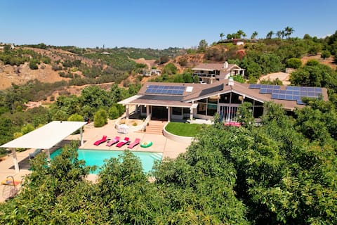 Villa & Guesthouse, View, Pool, Hot tub, Avo Grove
