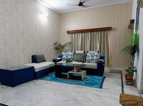 Newly renovated home with free parking