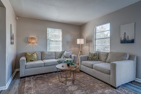 Successful Airbnb property: Serene Simplicity: Close to I-55 Graceland Airport in Whitehaven