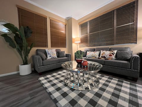 3 bedrooms 2.5 bathrooms. 2 car garages. entire hm