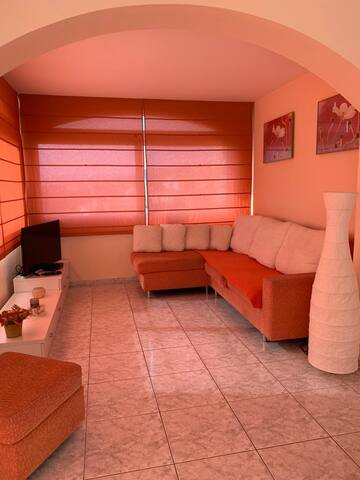 CASA EN ROSAS con vistas al mar y montaña gallery image 4