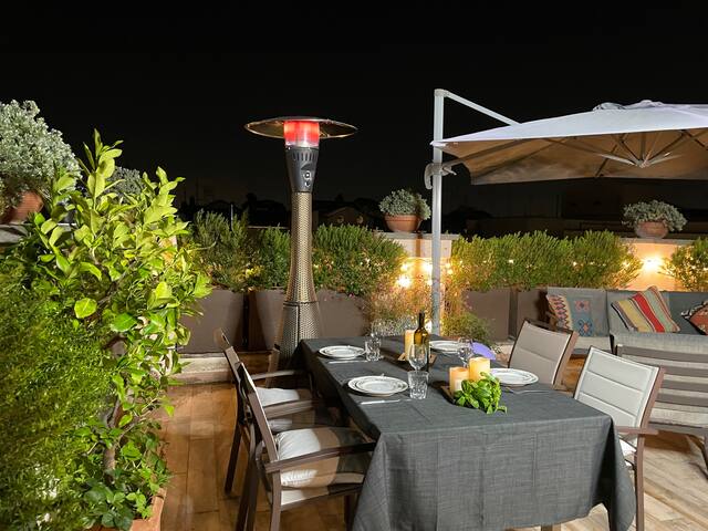 2 bedrooms with Private Terrace in heart of Rome gallery image 2