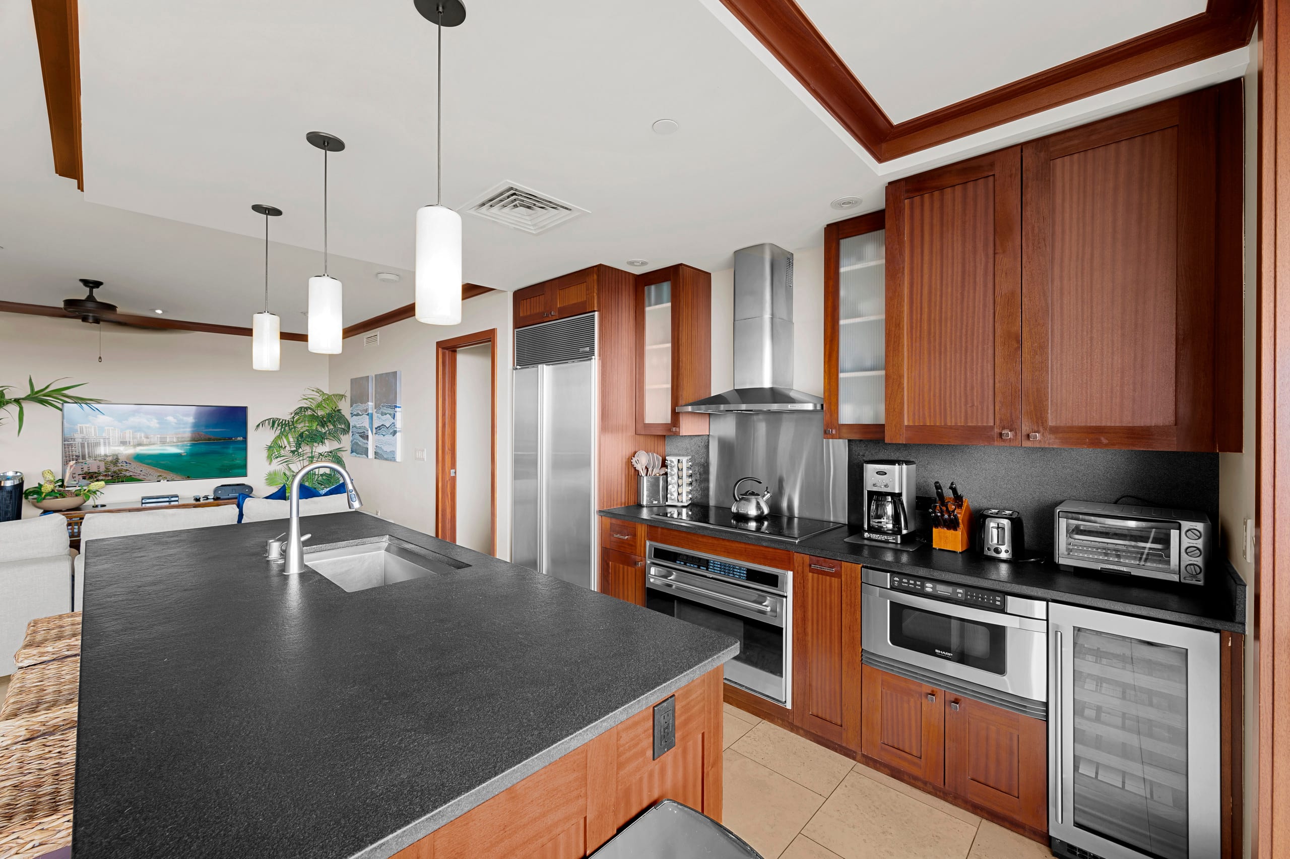 Condo in Kapolei · ★4.98 · 3 bedrooms · 4 beds · 3 private baths - Image 8