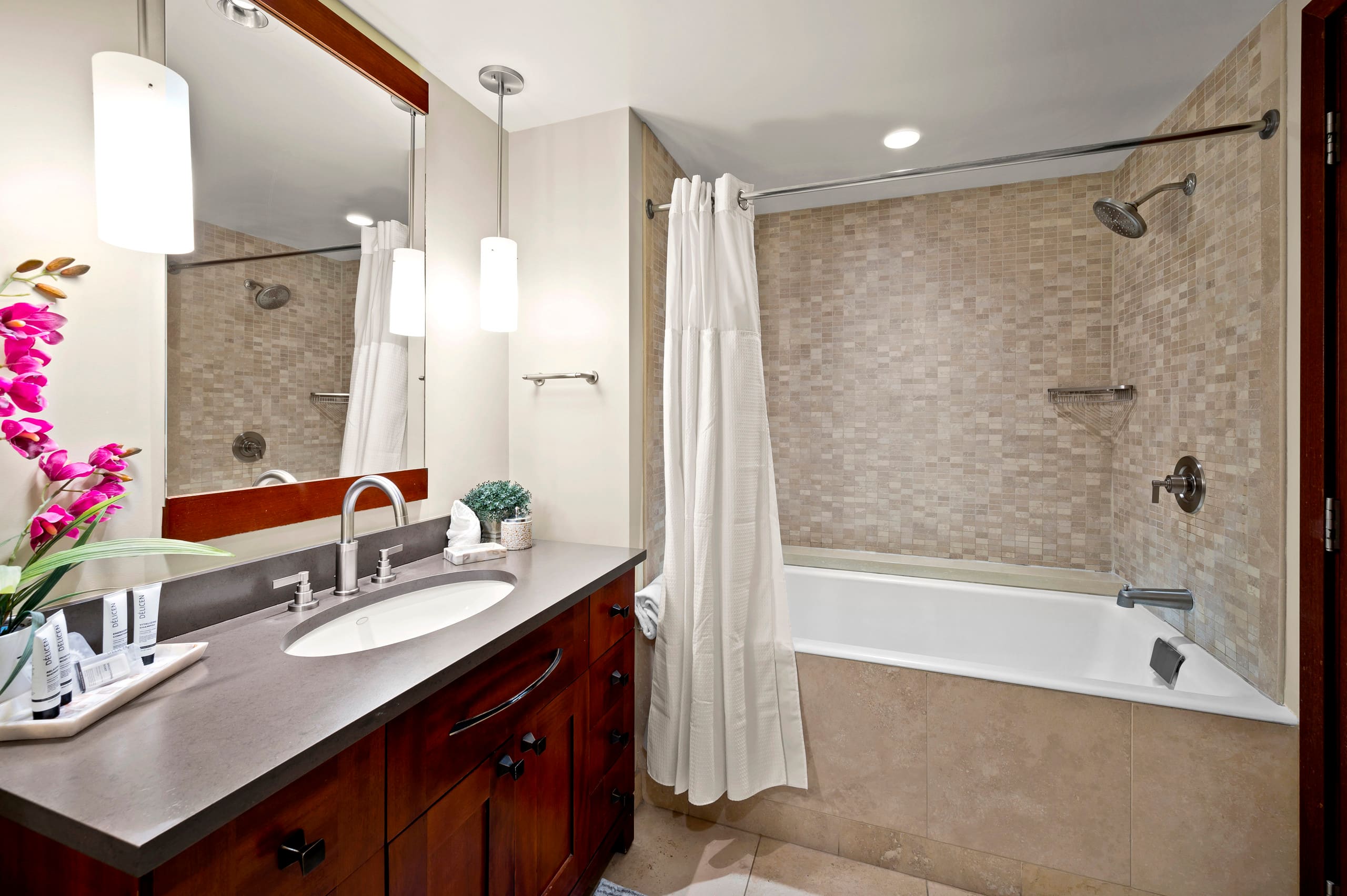 Condo in Kapolei · ★4.98 · 3 bedrooms · 4 beds · 3 private baths - Image 21