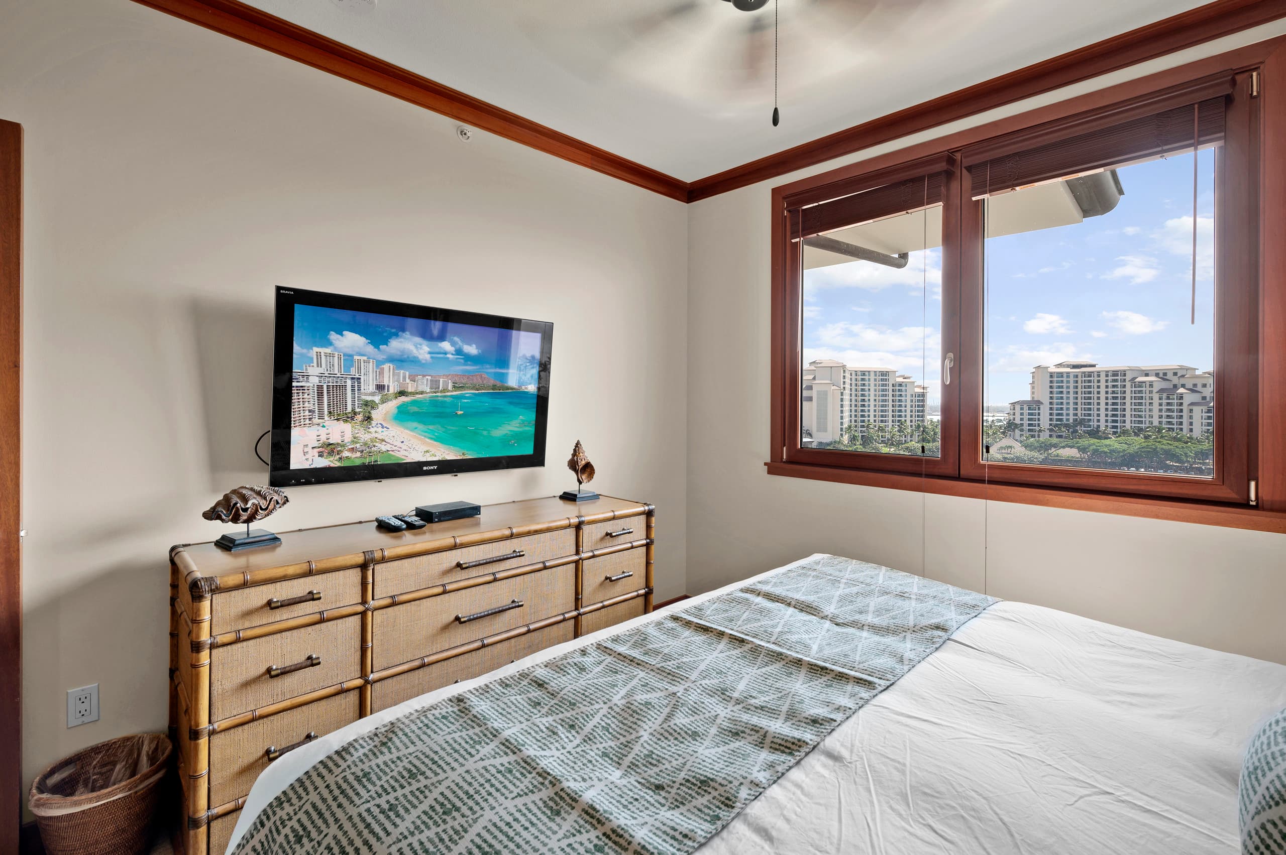 Condo in Kapolei · ★4.98 · 3 bedrooms · 4 beds · 3 private baths - Image 18