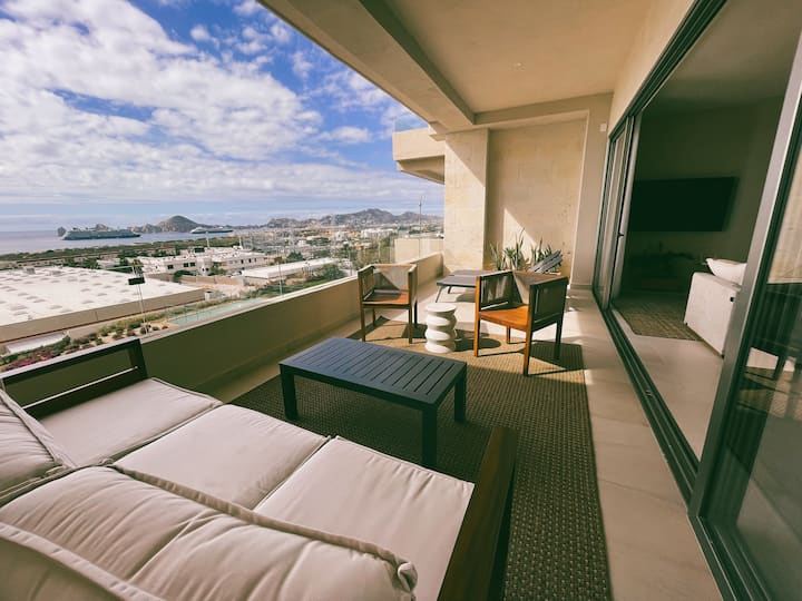 Luxury Condo with Arch Views! Condominiums for Rent in Cabo San Lucas