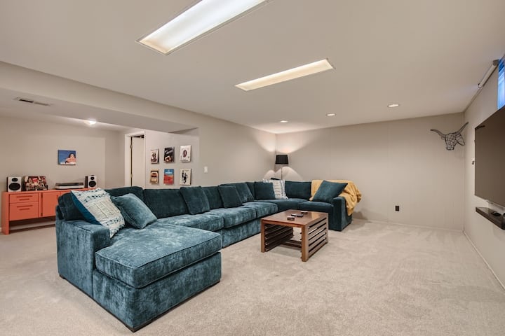 Perfect Group Stay-game Basement + Great Location - Lakewood, CO