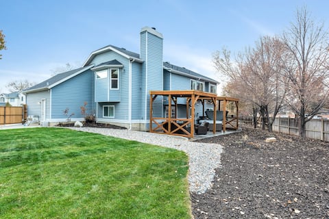 Family Friendly Cul-de-sac Home w/ Hot Tub + Games