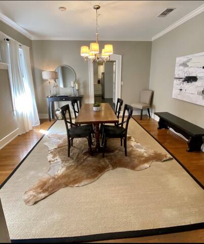 Charming 1920s bungalow gallery image 5