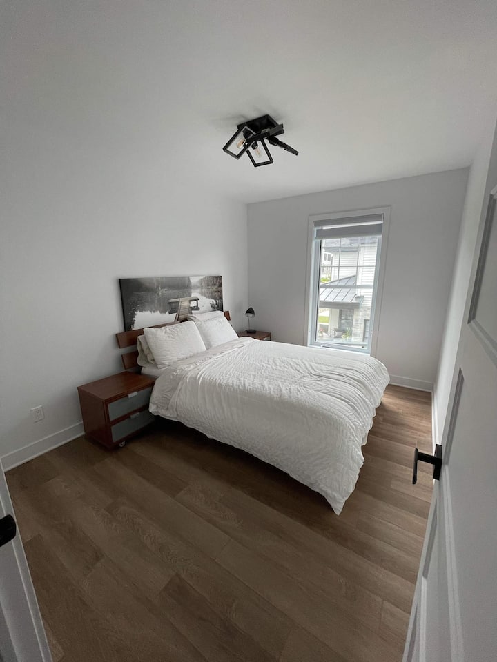 Chambre #2, lit Queen