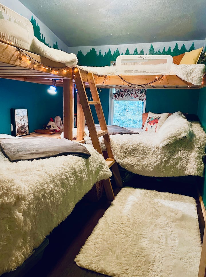 Magic forest bunk bed room.