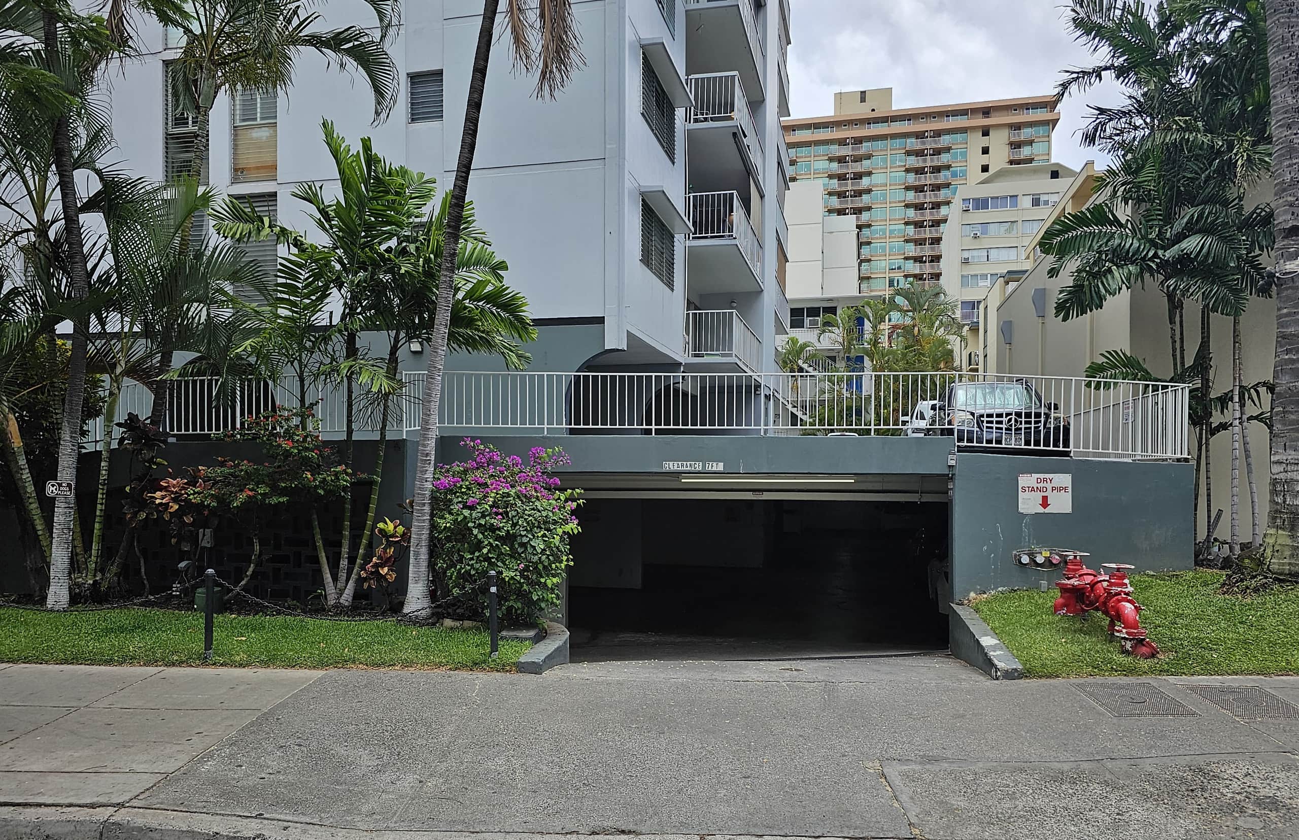 Sleep 6 Full Kitchen Free Parking 1 Block to Beach - Image 43