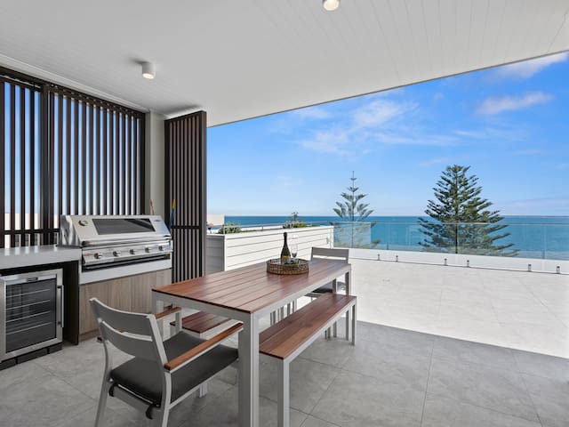Luxury Ocean View Apartment – Kings Beach
