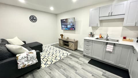 Top performing Airbnb: New Built Cozy Basement Suite in The Greens On Gardiner