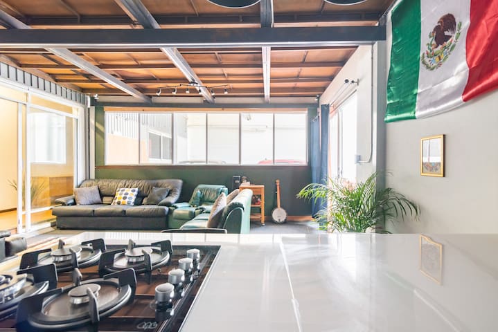 16 Guests – 2 apartments – 5 rooms – Roma Norte gallery image 2