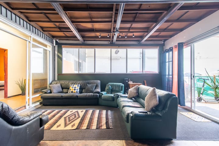 16 Guests – 2 apartments – 5 rooms – Roma Norte gallery image 3