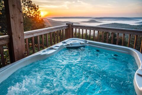 Cabin X w/ Hot Tub & Beautiful Mountain View
