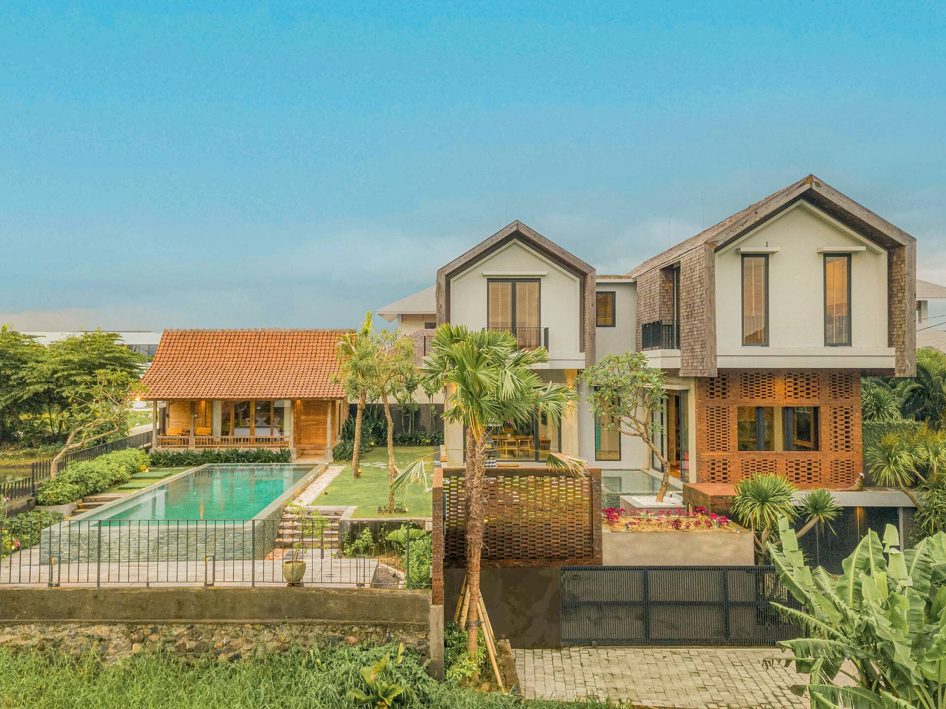Lush Modern Hideaway 3 Bedroom Private Villa in Canggu 2