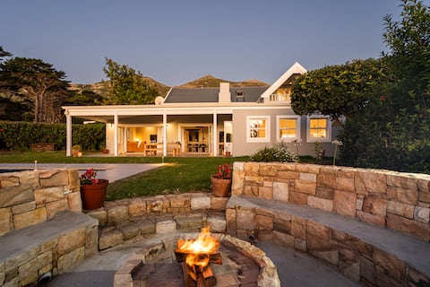 Noordhaven Villa - Hot Tub, Pool and Fire Pit