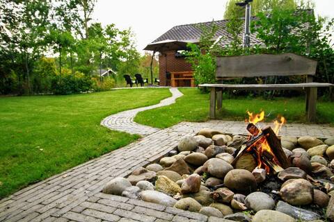 Super cozy house with hot tub 2p