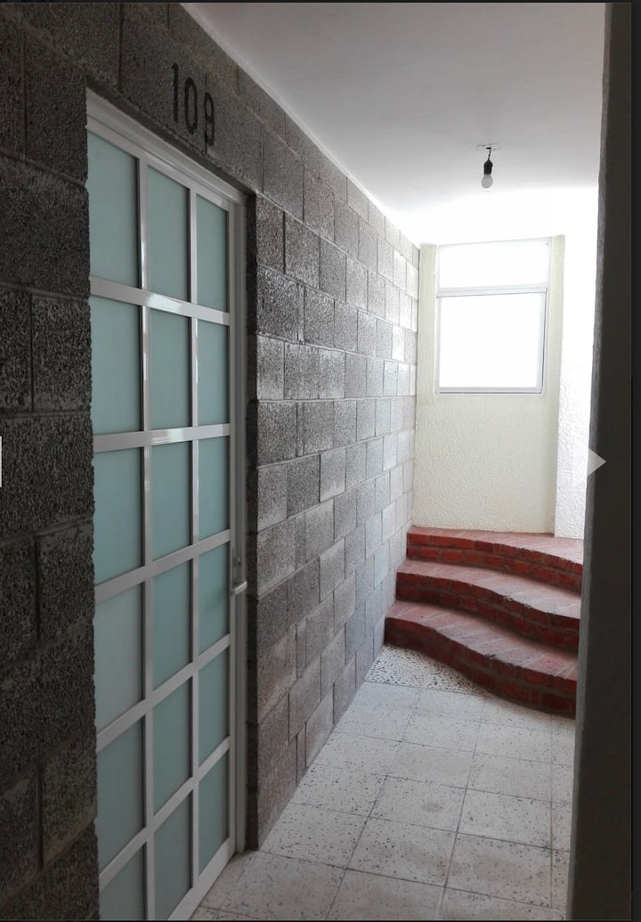 Estudio Para Una Pareja - León