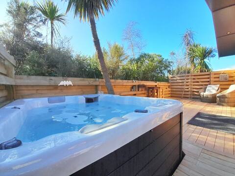 Paradise Apartment with outdoor hot tub
