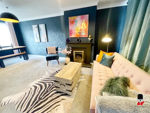 Popular Airbnb listing: KozyGuru | Salford Cozy 3BR 6ppl Prime Location in Claremont