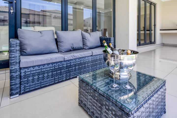 Modern Family house 4 bdrm-Tranquility guaranteed gallery image 5