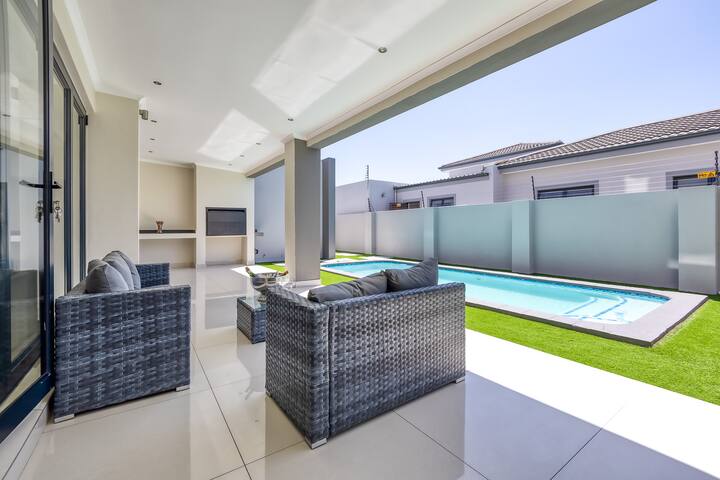 Modern Family house 4 bdrm-Tranquility guaranteed