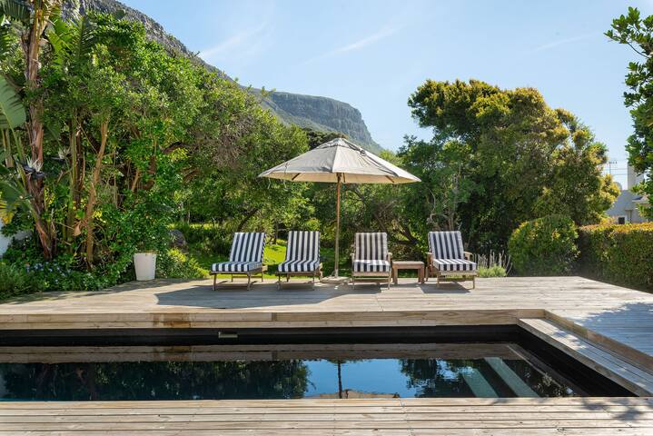 The Rafters Villa I Kalk Bay I HotTub I Sea Views gallery image 2