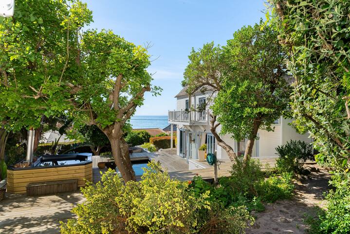 The Rafters Villa I Kalk Bay I HotTub I Sea Views gallery image 5