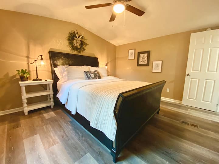 Pohodlná posteľ veľkosti Queen