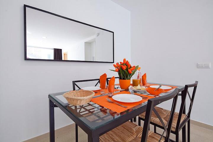 ch6h6bb Large GroupFlat Las Ramblas – Plaza España gallery image 2