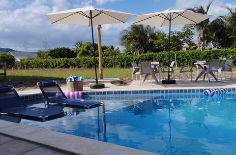 Private pool, housekeeper, in a condominium.