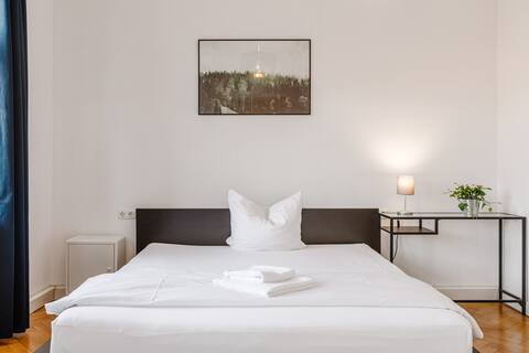 Old Town Center Apartments - 4 Bedrooms