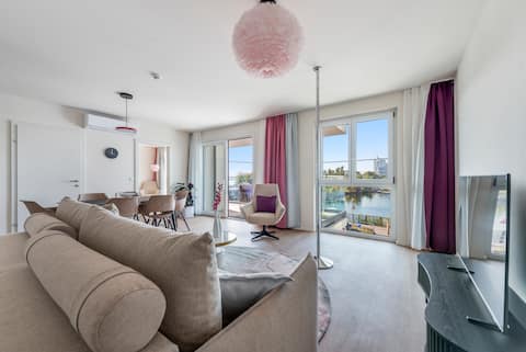 Top performing Airbnb: KarlundAntonBoutiqueApartments14 in Donaustadt
