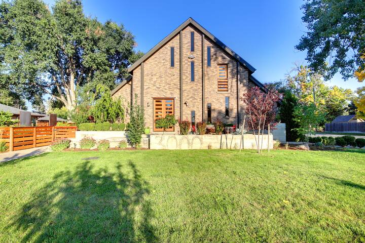 #HollyHouse, repurposed church, architectural gem! gallery image 2