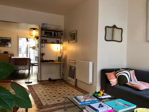 Popular Airbnb listing: Large, bright and neat 5 rooms in the heart of Paris in Paris 10e Arrondissement