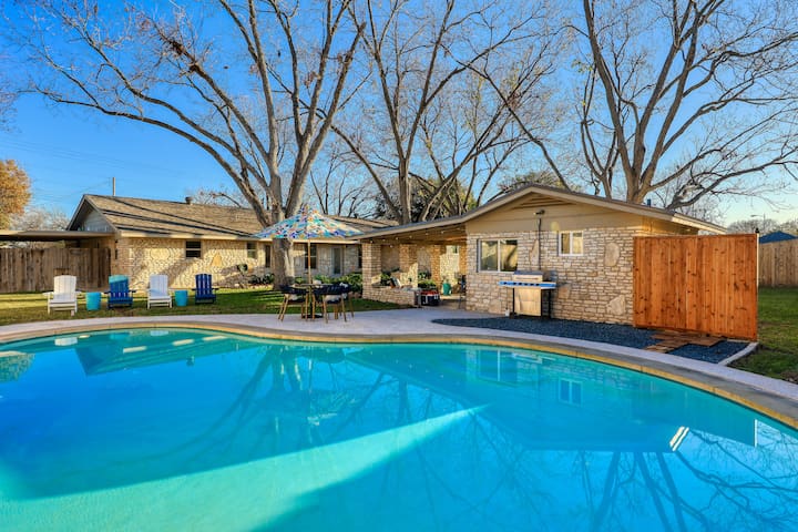 Poker Paradise & Pool Cabana – 2025 Discount Rates gallery image 3