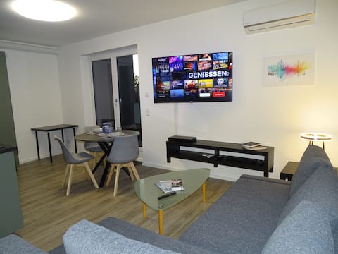 Penthouse / Quiet / PV + Wallbox / near Frankfurt